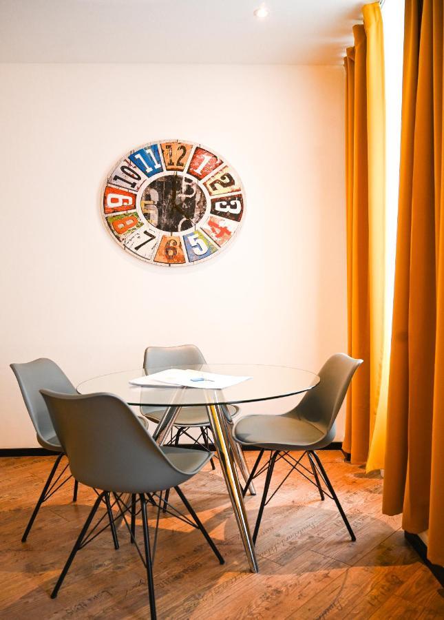 Elegant Apartment Westbahnhof Wenen Buitenkant foto